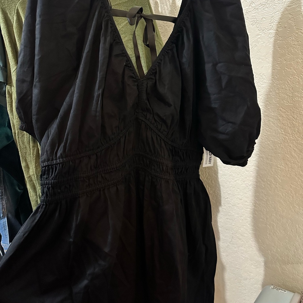 Elegant Black Dress - Picture 4 of 6